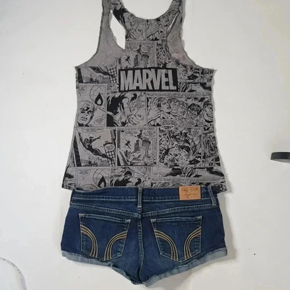 Marvel& Hollister bundle of 2. Tank& ShortsM - Picture 10 of 10